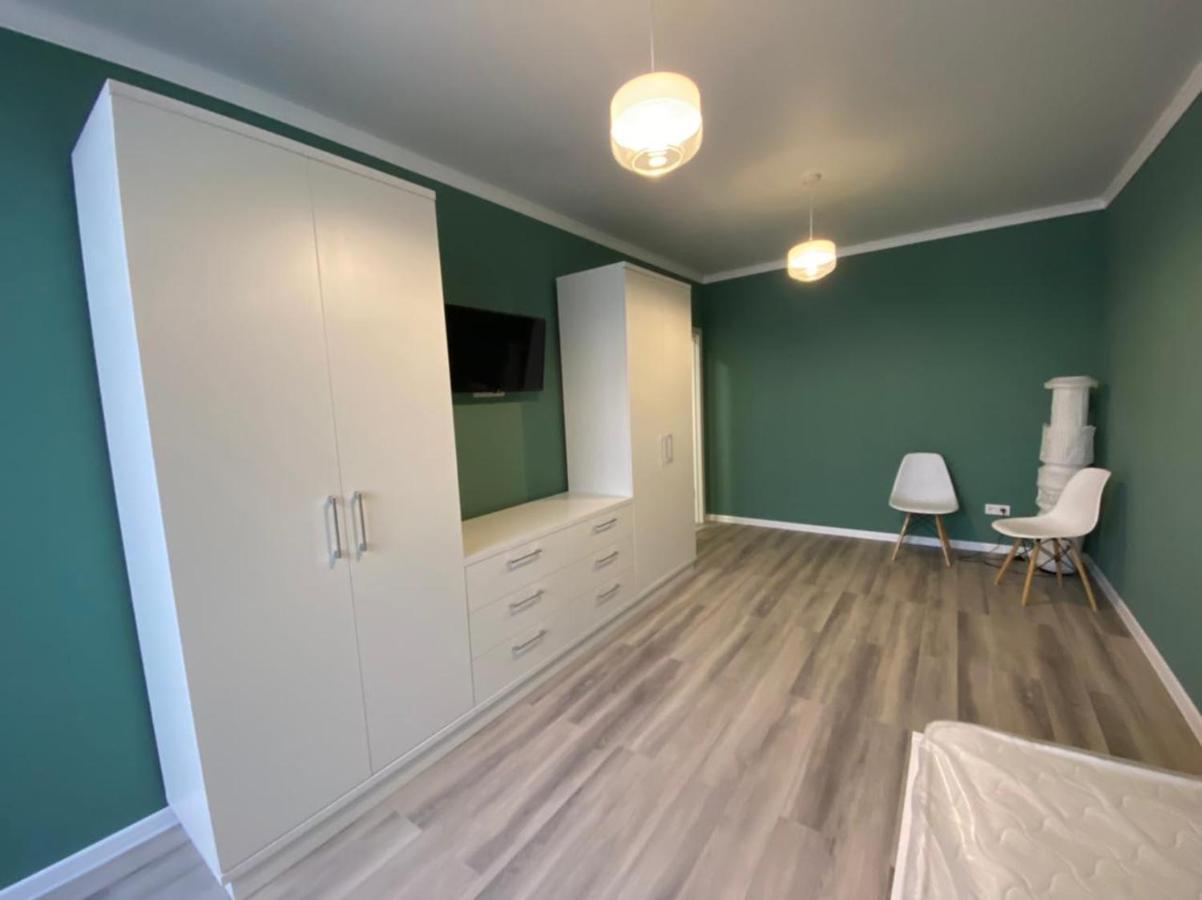 Vip Apartment Mountain View Алма Ата Екстериор снимка