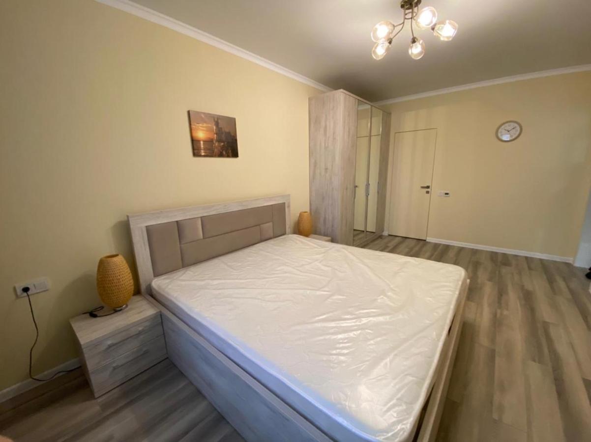 Vip Apartment Mountain View Алма Ата Екстериор снимка