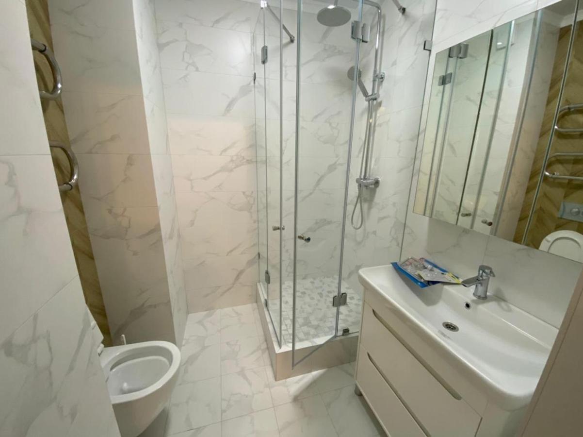 Vip Apartment Mountain View Алма Ата Екстериор снимка