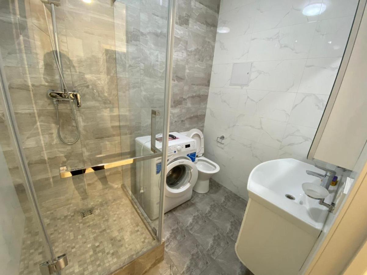 Vip Apartment Mountain View Алма Ата Екстериор снимка